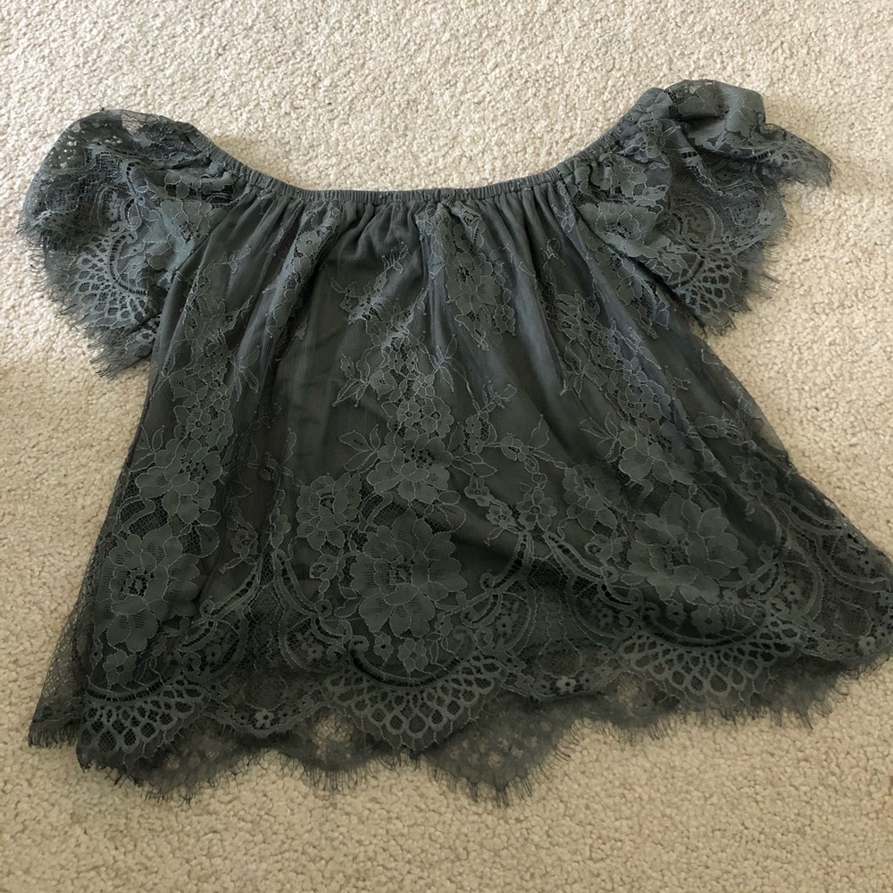 American Eagle off the shoulder